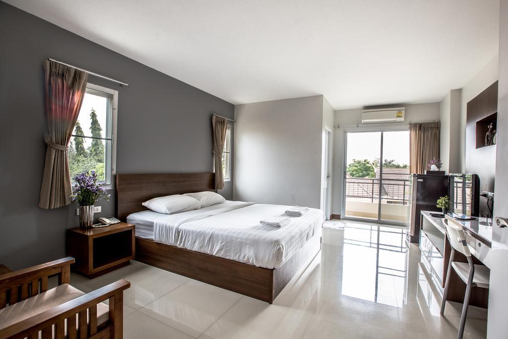 Central Place Serviced Apartment Chonburi Buitenkant foto