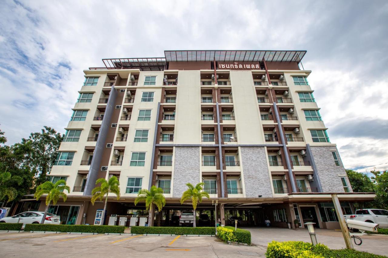 Central Place Serviced Apartment Chonburi Buitenkant foto